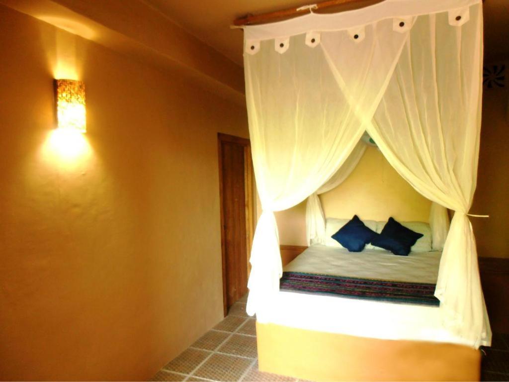 Bruce'S Hideout Hotel Bumbang Ngoại thất bức ảnh