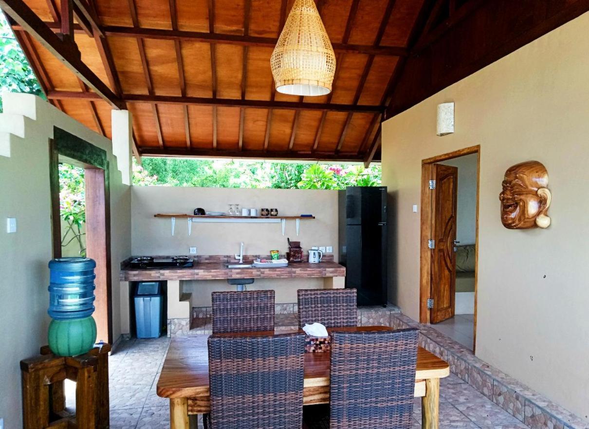Bruce'S Hideout Hotel Bumbang Ngoại thất bức ảnh