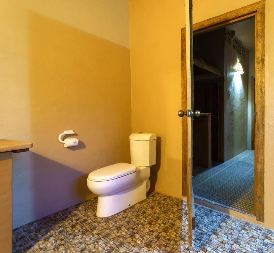 Bruce'S Hideout Hotel Bumbang Ngoại thất bức ảnh