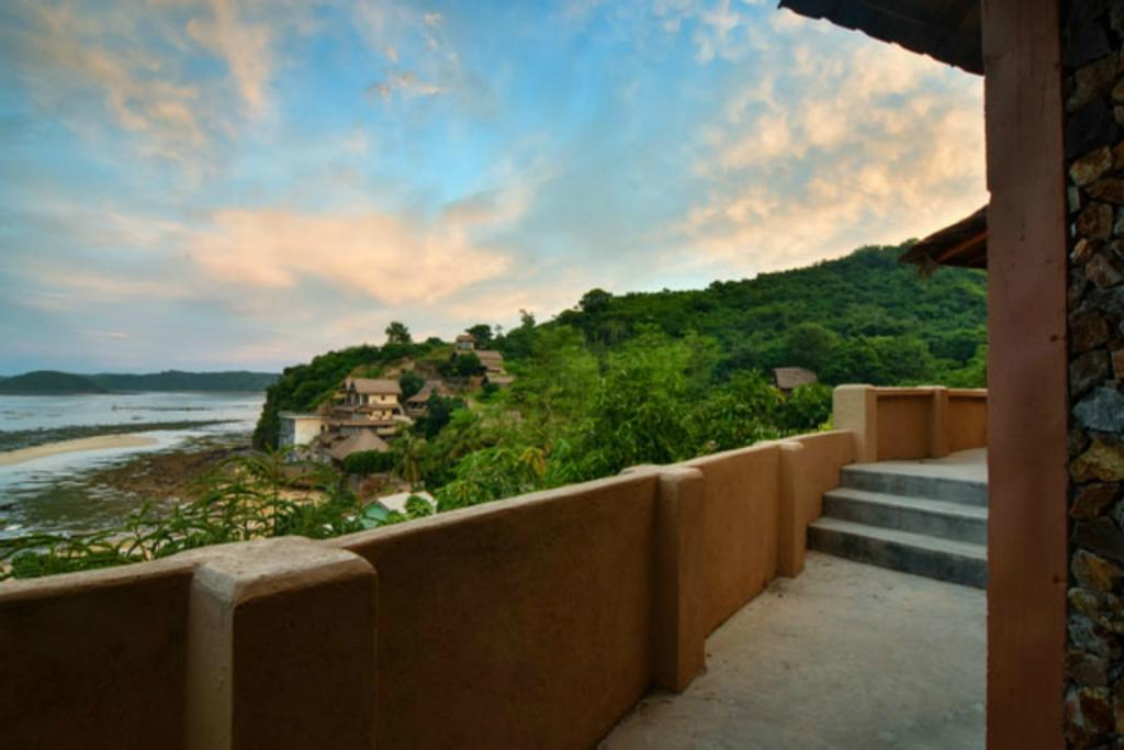 Bruce'S Hideout Hotel Bumbang Ngoại thất bức ảnh