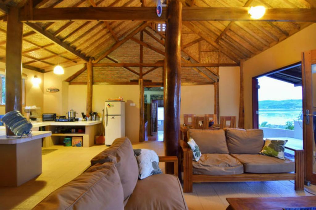 Bruce'S Hideout Hotel Bumbang Ngoại thất bức ảnh