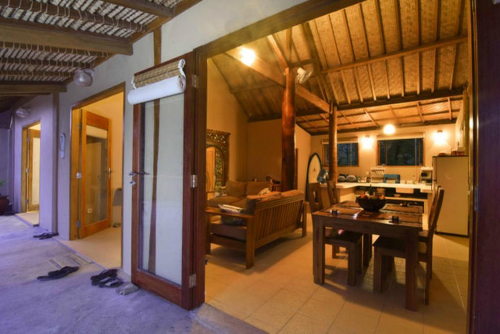 Bruce'S Hideout Hotel Bumbang Ngoại thất bức ảnh