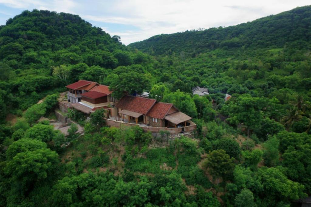 Bruce'S Hideout Hotel Bumbang Ngoại thất bức ảnh
