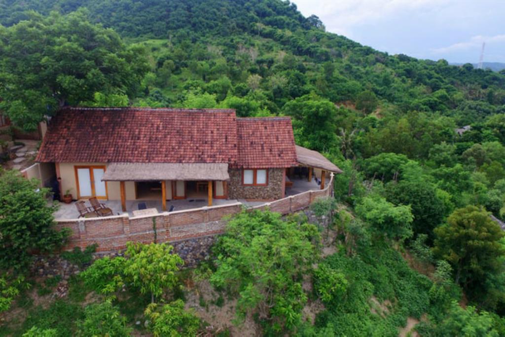 Bruce'S Hideout Hotel Bumbang Ngoại thất bức ảnh