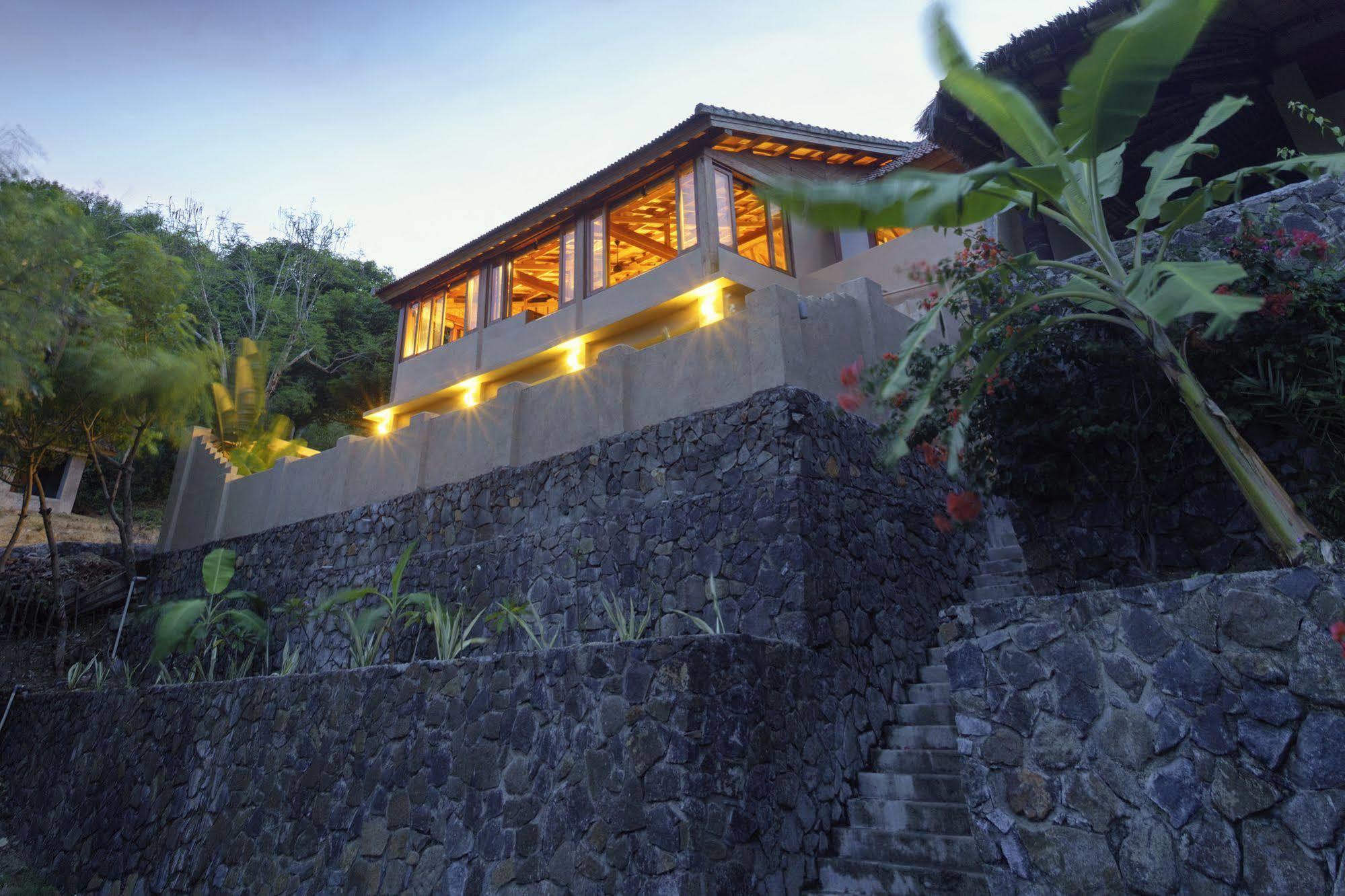 Bruce'S Hideout Hotel Bumbang Ngoại thất bức ảnh