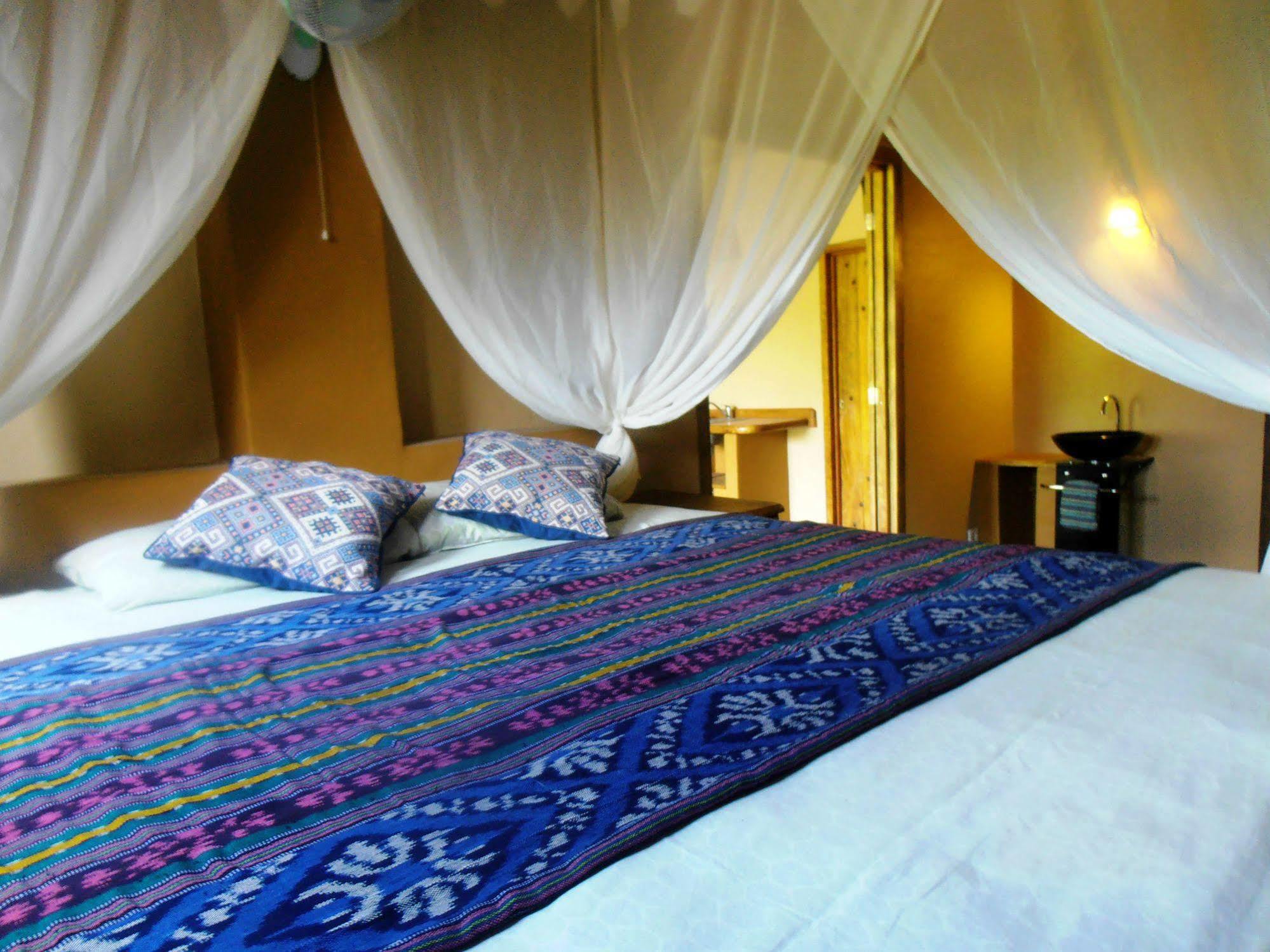 Bruce'S Hideout Hotel Bumbang Ngoại thất bức ảnh