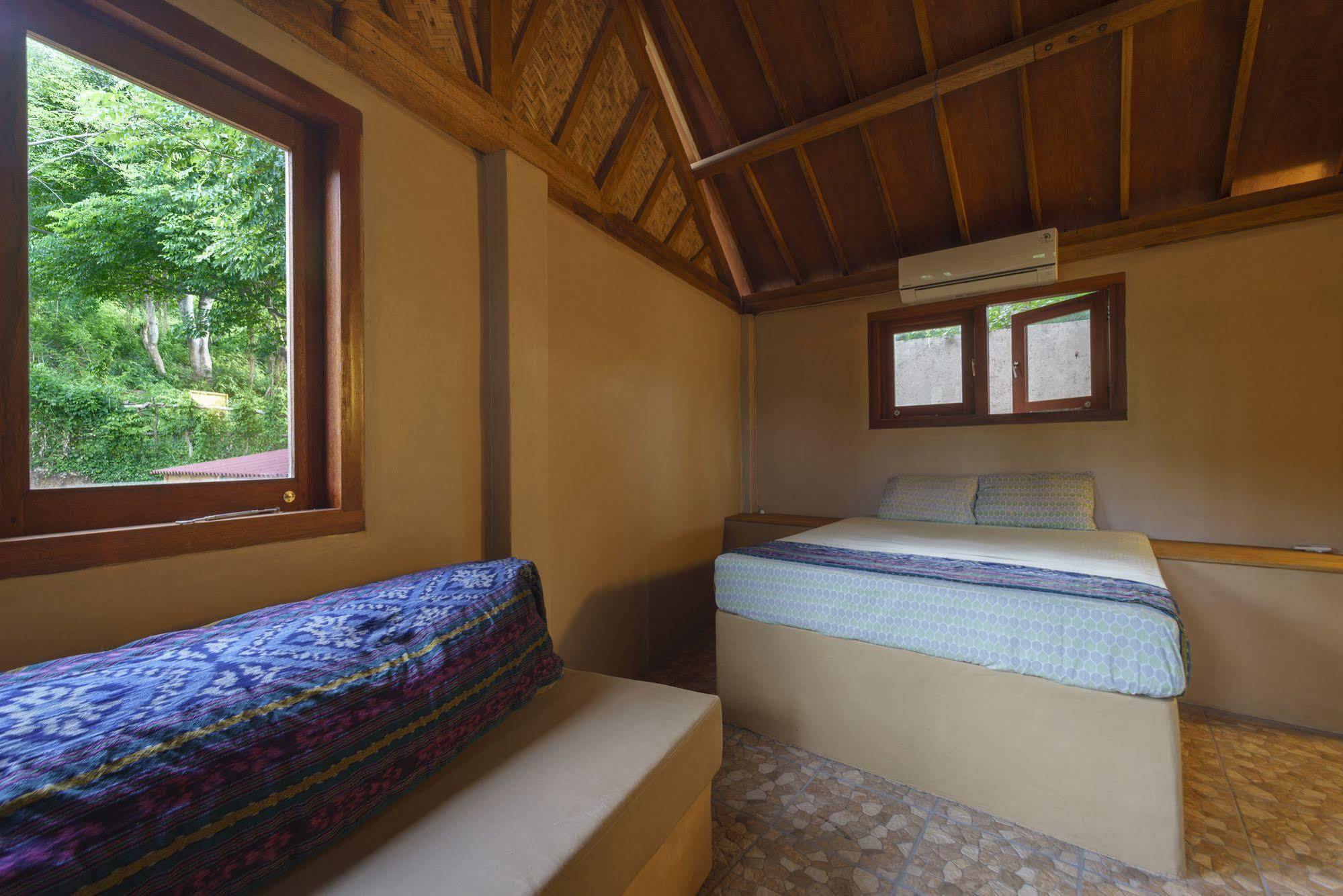 Bruce'S Hideout Hotel Bumbang Ngoại thất bức ảnh