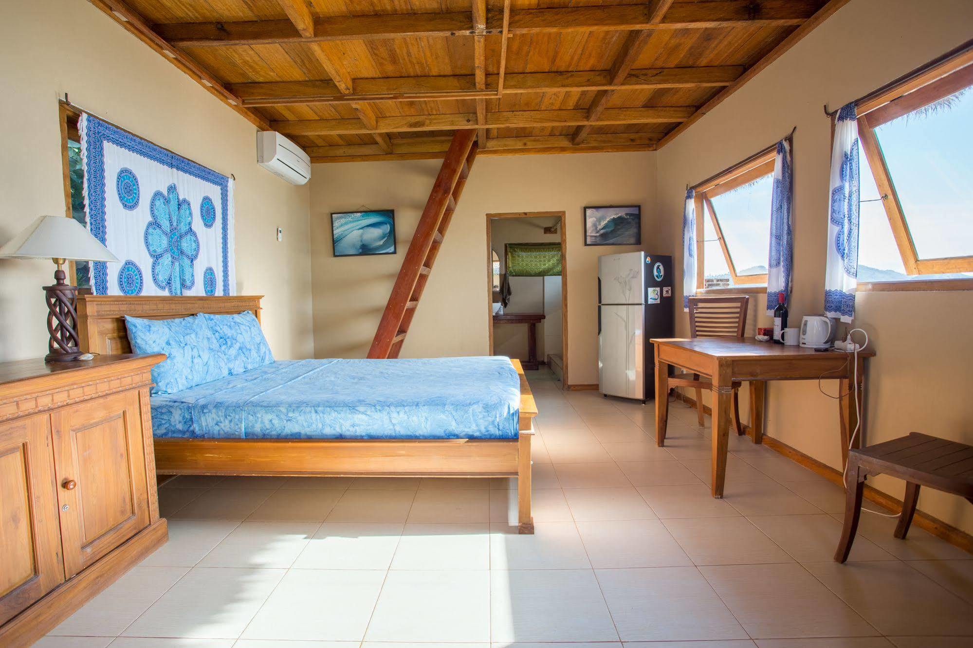 Bruce'S Hideout Hotel Bumbang Ngoại thất bức ảnh