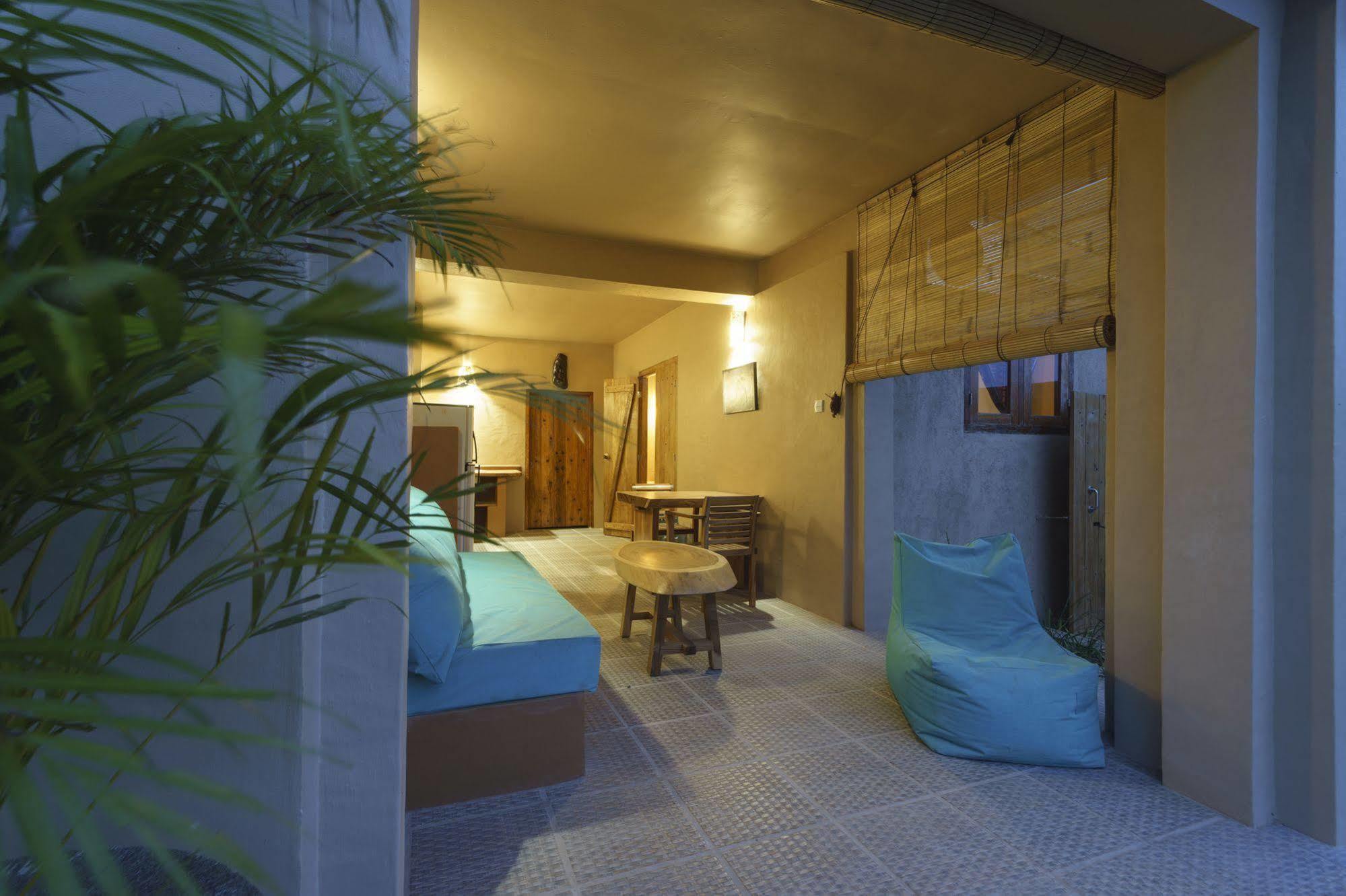 Bruce'S Hideout Hotel Bumbang Ngoại thất bức ảnh
